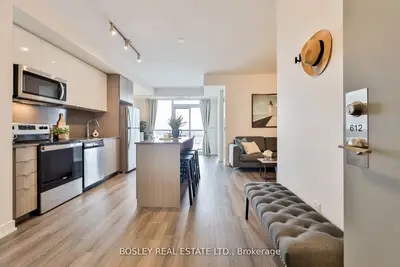 #612 859 The Queensway, Toronto W07, On, M8z 1n8
