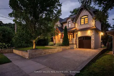 38 Westmount Park Road, Toronto W09, On M9p 1r6
