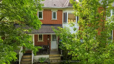 Att/Row/Townhouse in Orangeville