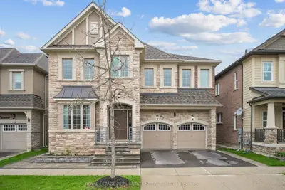 62 Hoey Crescent, Oakville, On L6m 0w4