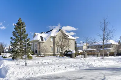 819 Canyon Street, Mississauga, On L5h 4m3