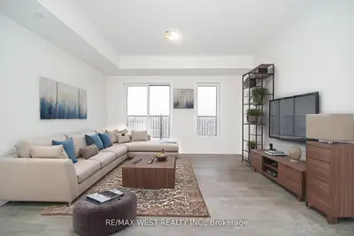 39 John Perkins Bull Drive 20, Toronto, On M3k 0c3
