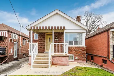 617 Caledonia Road, Toronto W04, On M6e 4v7