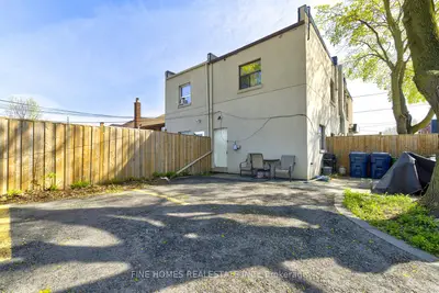 1762 Keele Street 5, Toronto W03, On M6m 3x1