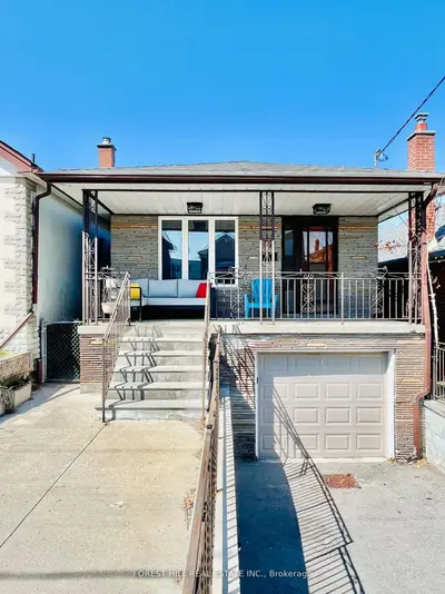 80 Belgravia Avenue A, Toronto W04, On M6e 2m5