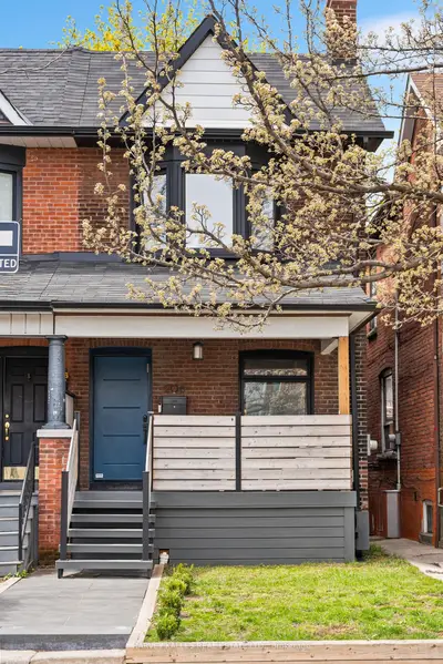 208 Emerson Avenue, Toronto W02, On M6h 3t6