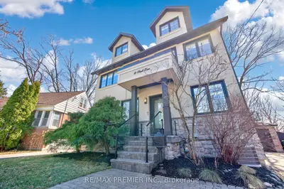 19 Park Lane, Toronto, On M8y 1r7