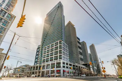16 Brookers Lane 2402, Toronto W06, On M8v 0a5