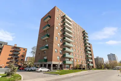 49 Queen Street E 901, Mississauga, On L5g 4n6