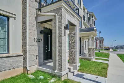 1207 Wheat Boom Drive, Oakville, On L6h 8a6