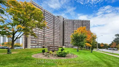 11 Wincott Drive 1912, Toronto W09, On M9r 2r9