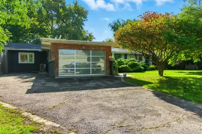 230 South Service Road, Mississauga, On L5g 2s1