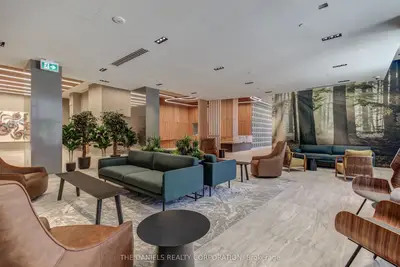 2485 Eglinton Avenue W 311, Mississauga, On L5m 2t1