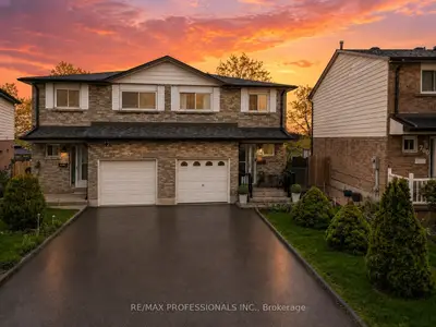 698 Galloway Crescent, Mississauga, On L5c 3w1