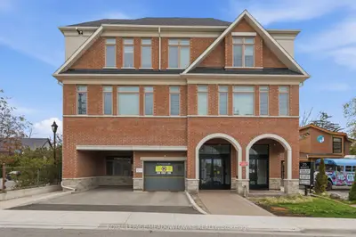 215 Broadway Street 203, Mississauga, On L5m 1j1