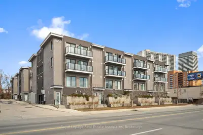 2059 Weston Road 40, Toronto W04, On M9n 1x7