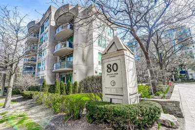 80 Palace Pier Court 404, Toronto W06, On M8v 4c1