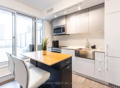 270 Dufferin Street 313, Toronto W01, On M6k 0h8