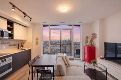 36 Zorra Street 2707, Toronto W08, On M8z 0g5