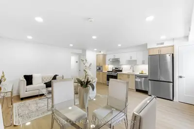 68 Westholme Avenue 1, Toronto W02, On M6p 3b8