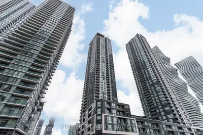 510 Curran Place 3904, Mississauga, On L5b 0j8