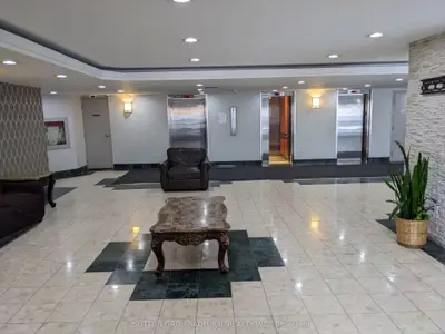 41 Markbrook Lane 610, Toronto, On M9v 5e6