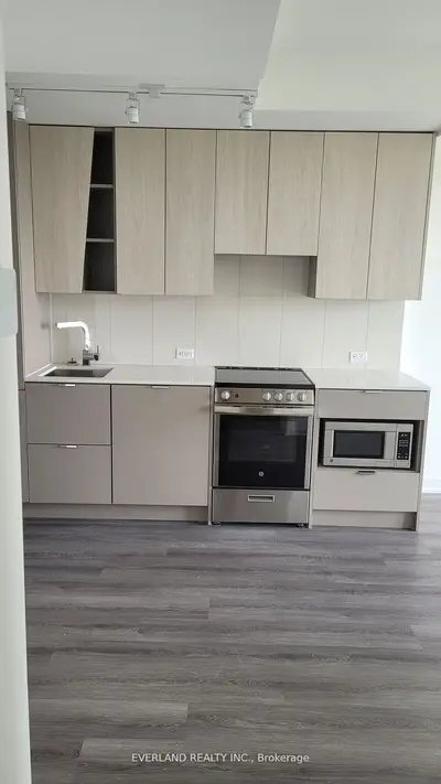 3883 Quartz Road 908, Mississauga, On L5b 4m6