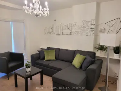 1054 Dufferin Street 2nd Floor, Toronto W02, On M6h 4b6