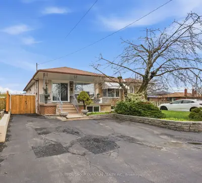 1257 Alexandra Avenue, Mississauga, On L5e 2a7
