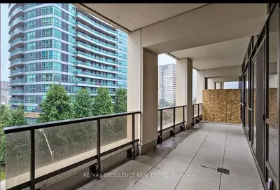 30 Elm Drive W 301, Mississauga, On L5b 0n6