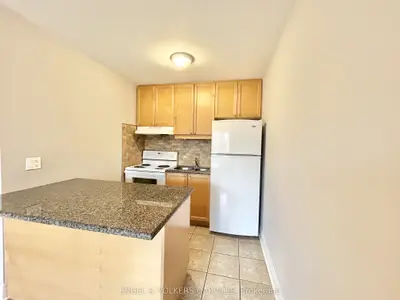 90 Twenty Fifth Street 9, Toronto W06, On M8v 3p9