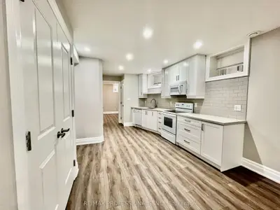 69 Symington Avenue Bmst, Toronto W02, On M6p 3w1