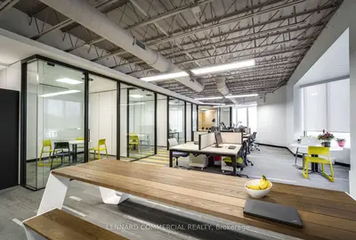 2115 South Service Road W 900, Oakville, On L6l 5w2