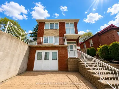 355 Silverthorn Avenue Basement, Toronto W03, On M6m 3g7