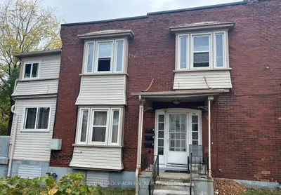 102 Thirty Ninth Street W 2, Toronto W06, On M8w 3m7