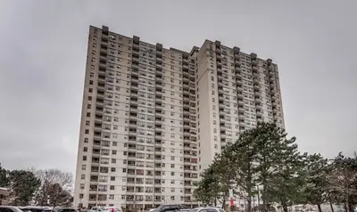 390 Dixon Road 702, Toronto W09, On M9r 1t4