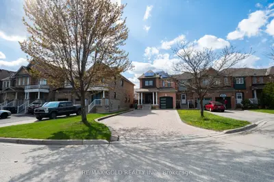 19 Spring Valley Court, Brampton, On L6p 2e6