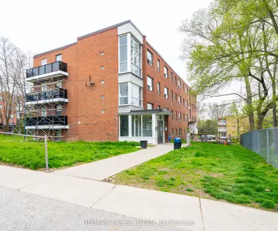 4 Hill Heights Road 106, Toronto W07, On M8y 1z1