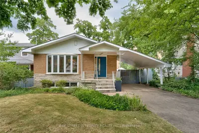 391 Maple Avenue, Oakville, On L6j 2j1