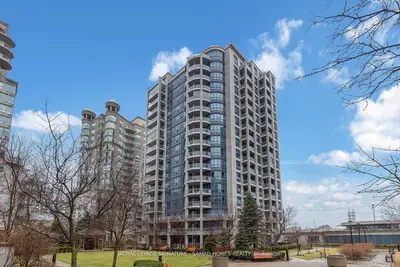 2087 Lake Shore Boulevard W 1004, Toronto W06, On M8v 4g3