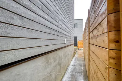 325 Perth Avenue Lower, Toronto, On M6p 3x9