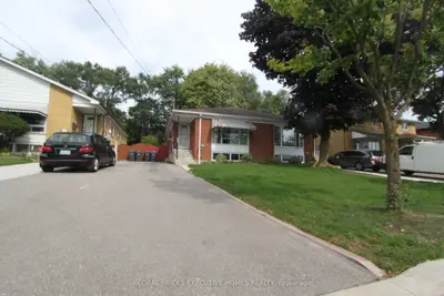 3653 Anniversary (lower) Road, Mississauga, On L5c 2g2