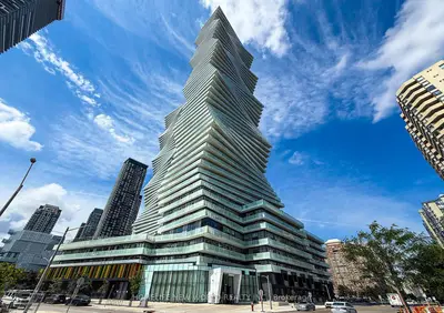 3883 Quartz Road 2906, Mississauga, On L5b 0m4