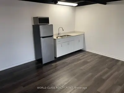20 Claireport Crescent E 9 Upper, Toronto, On M9w 6p6