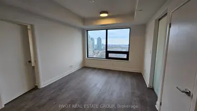 #5703 4015 The Exchange, Mississauga, On, L5b 0n9
