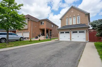 11 Rangeland Road, Brampton, On L6r 1l4