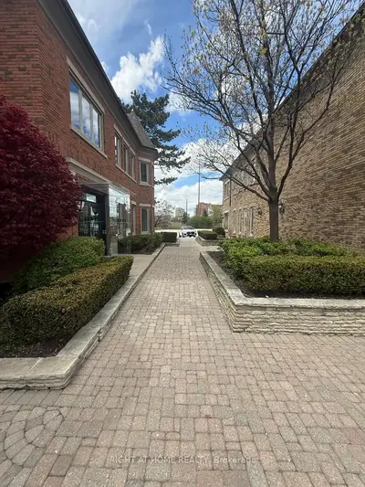 4304 Village Centre Court Lower, Mississauga, On L4z 1s2