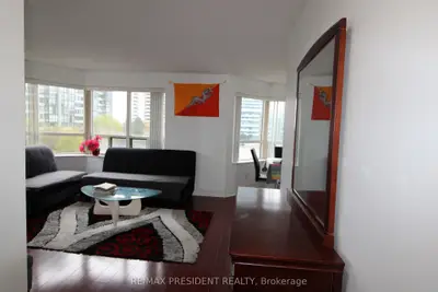 335 Webb Drive 510, Mississauga, On L5b 4a1