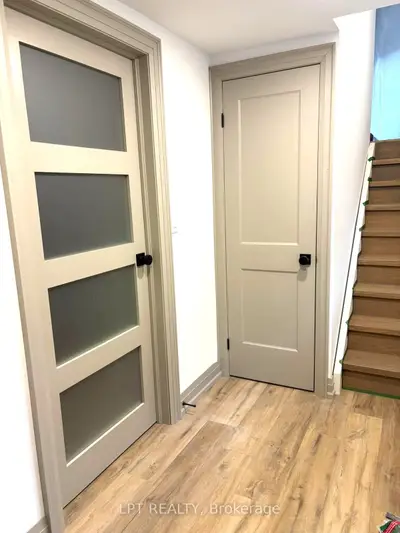 51 Enfield Avenue, Toronto W06, On M8w 1t6