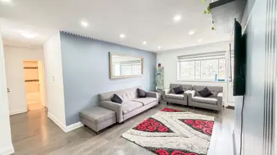 2485 Woking Crescent 201, Mississauga, On L5k 1z6